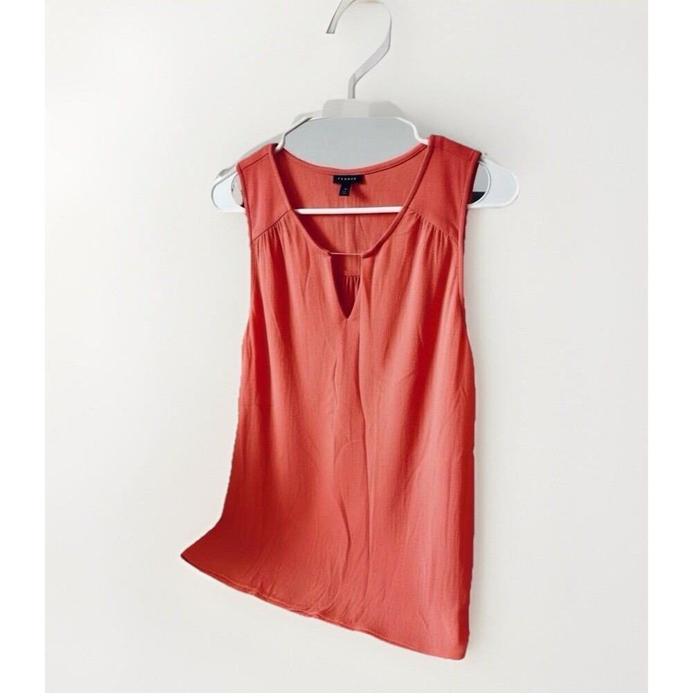 NWOT Torrid Coral Sleeveless Blouse Women’s Size 0 Metal Bar Keyhole Tank Top